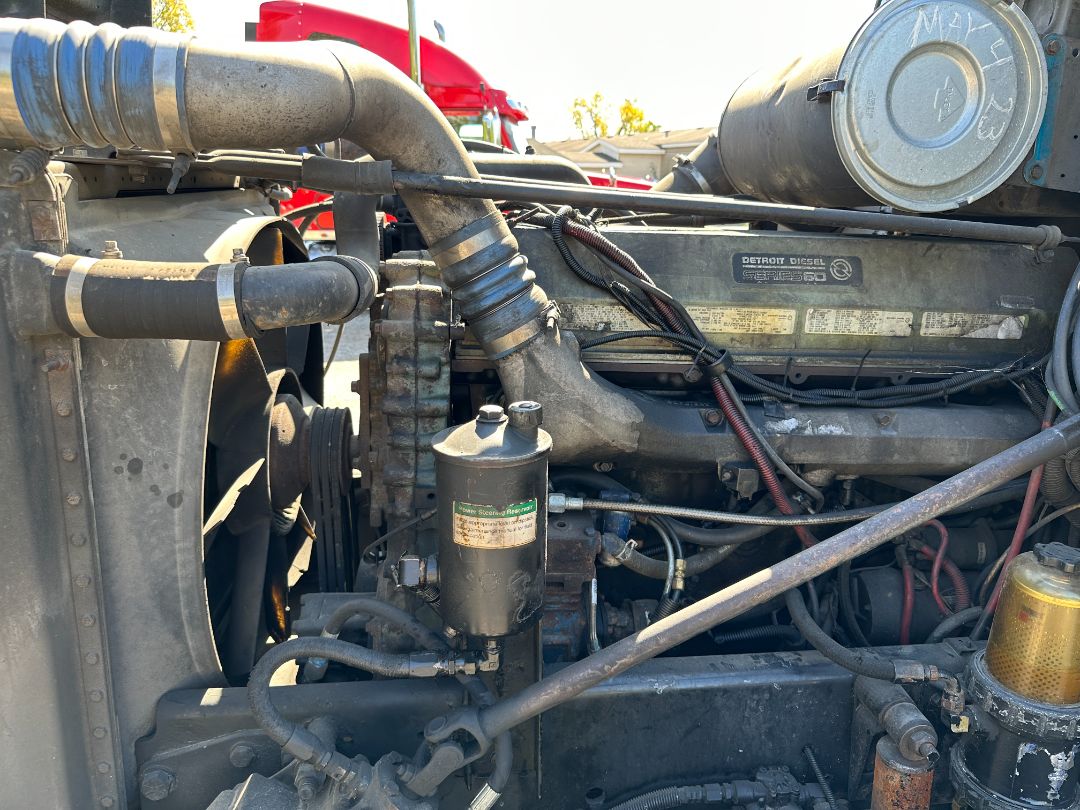 2001 FREIGHTLINER FLD 120 - Image 25